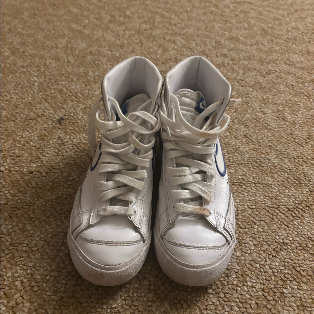 Me school Nike high tops